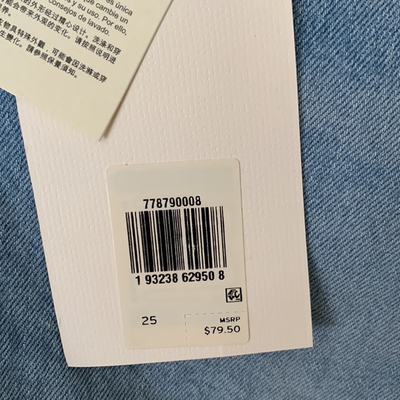 Levi’s rib cage high rise denim shorts - Picture 4 of 4